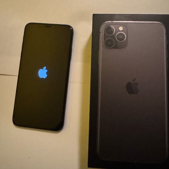 Apple iPhone 11 Pro - Space Gray - Picture 10 of 10